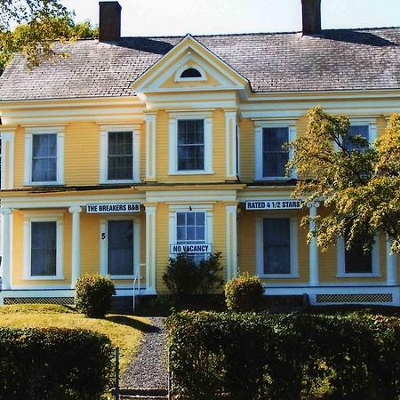 The Breakers Bed And Breakfast Digby Bagian luar foto