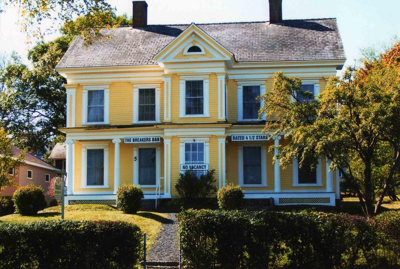 The Breakers Bed And Breakfast Digby Bagian luar foto